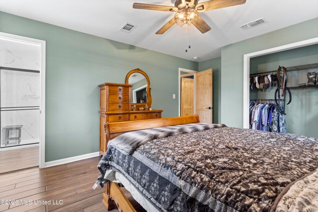 6321 Chaucer Drive, Ocean Springs, MS 39564