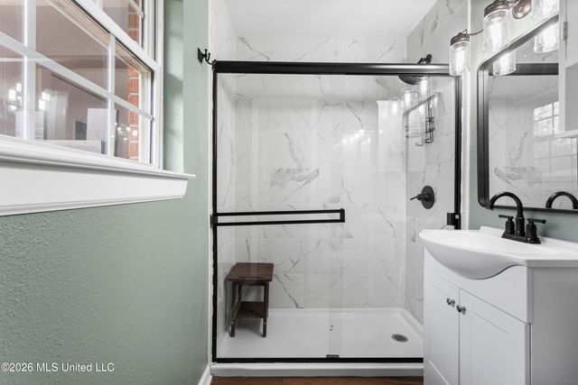 6321 Chaucer Drive, Ocean Springs, MS 39564