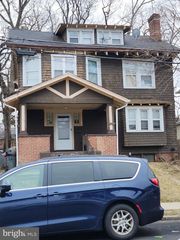 32 OAK LN, Trenton, NJ 08618