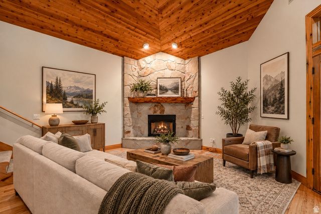 5910 S WHITEWATER CIR, Holladay, UT 84121