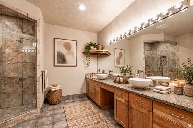 5910 S WHITEWATER CIR, Holladay, UT 84121