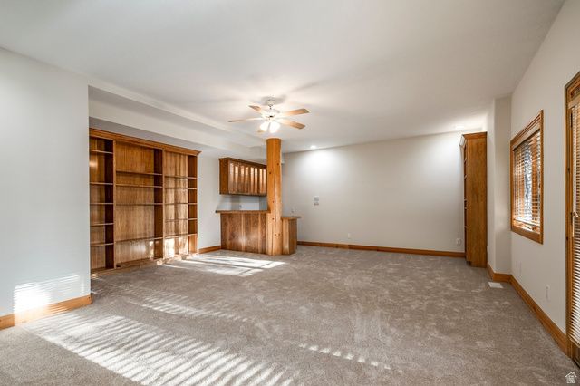 5910 S WHITEWATER CIR, Holladay, UT 84121