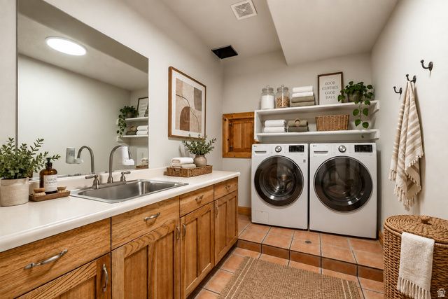 5910 S WHITEWATER CIR, Holladay, UT 84121