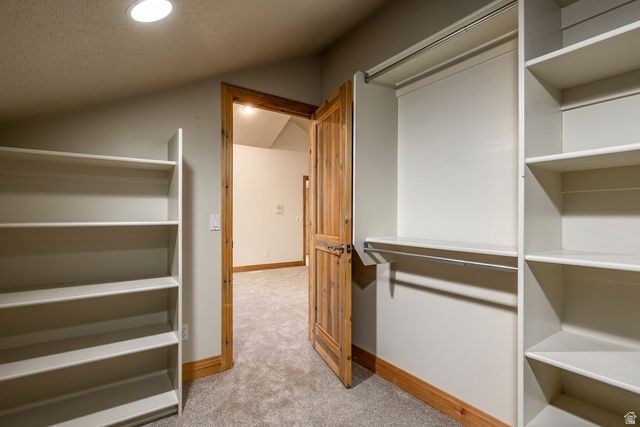 5910 S WHITEWATER CIR, Holladay, UT 84121