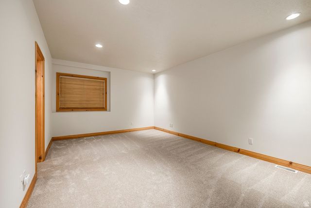 5910 S WHITEWATER CIR, Holladay, UT 84121