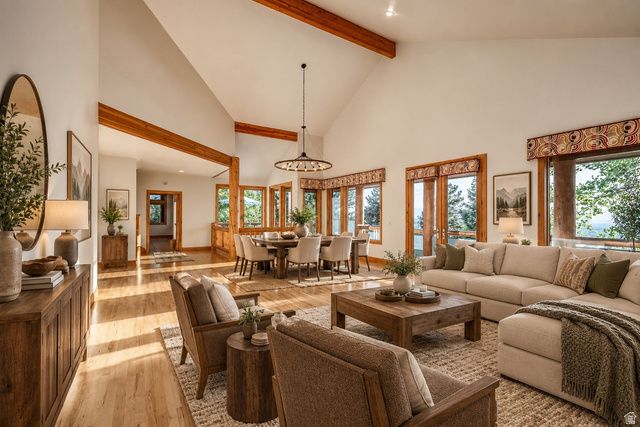 5910 S WHITEWATER CIR, Holladay, UT 84121