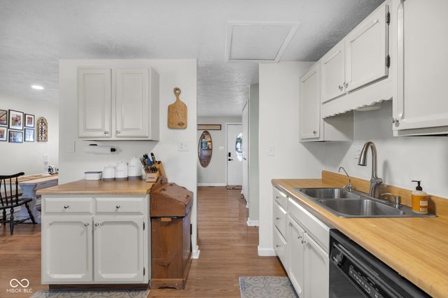 7615 Natchez Court, Indianapolis, IN 46217