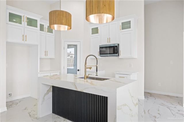 521 Demi Street, Edinburg, TX 78504