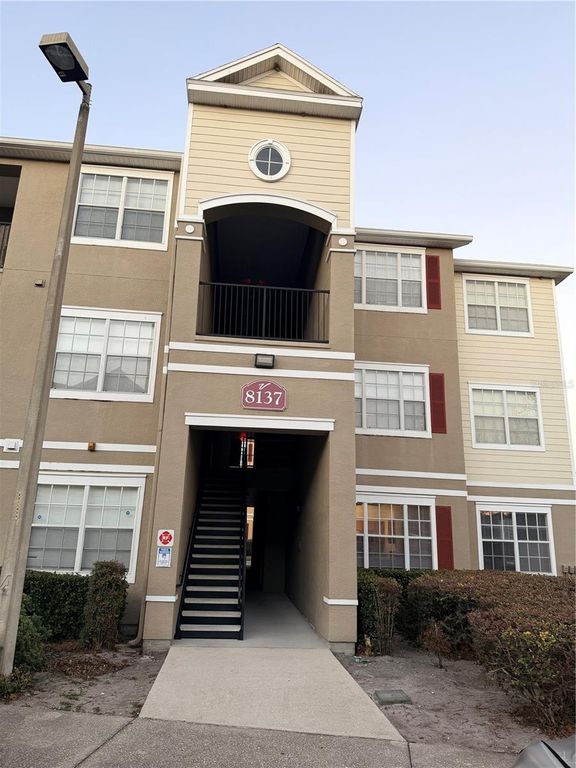 8137 CLAIRE ANN DRIVE 207, Orlando, FL 32825