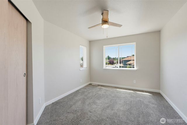 402 Orting Avenue NW, Orting, WA 98360
