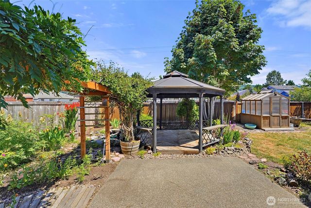 402 Orting Avenue NW, Orting, WA 98360