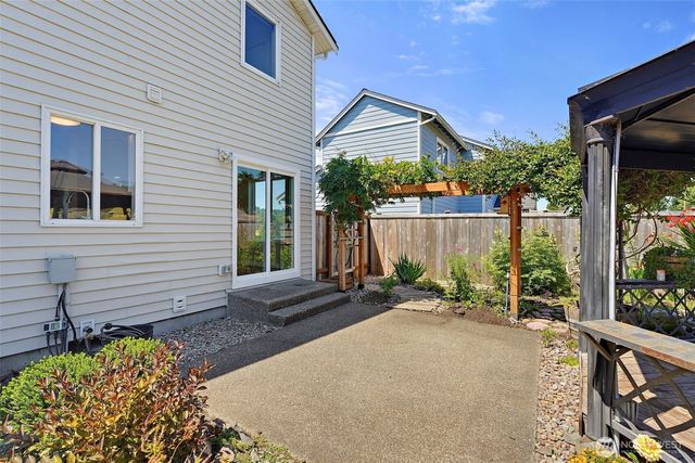 402 Orting Avenue NW, Orting, WA 98360