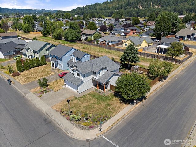 402 Orting Avenue NW, Orting, WA 98360