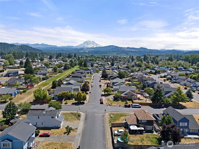 402 Orting Avenue NW, Orting, WA 98360