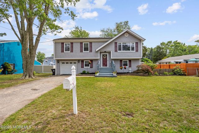 1221 Bewick Street, Toms River, NJ 08753