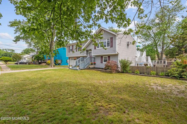 1221 Bewick Street, Toms River, NJ 08753