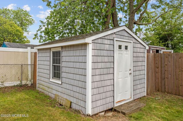 1221 Bewick Street, Toms River, NJ 08753