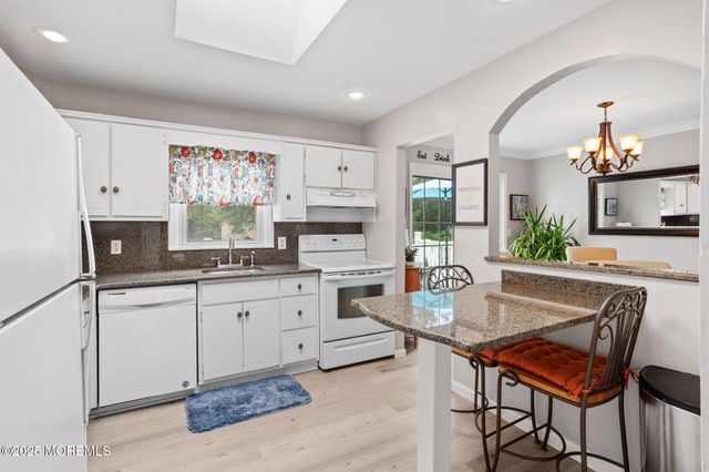 1221 Bewick Street, Toms River, NJ 08753
