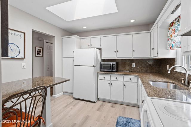 1221 Bewick Street, Toms River, NJ 08753