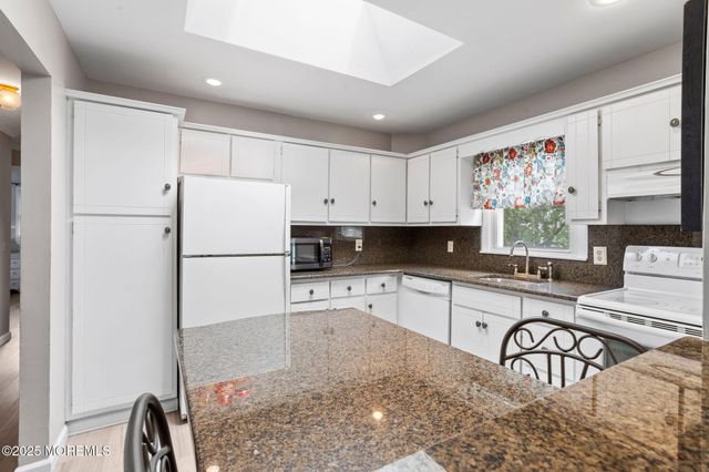 1221 Bewick Street, Toms River, NJ 08753
