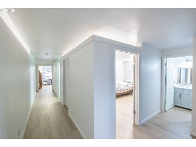 2973 SURFWOOD Dr Ne, Salem, OR 97305