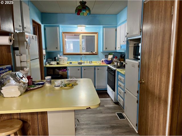 2973 SURFWOOD Dr Ne, Salem, OR 97305