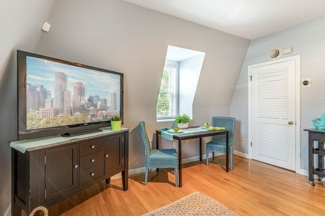 15 Beale Street 5, Boston, MA 02124