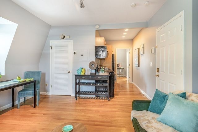 15 Beale Street 5, Boston, MA 02124