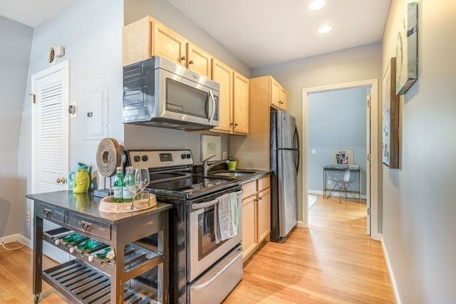 15 Beale Street 5, Boston, MA 02124