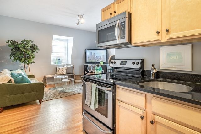 15 Beale Street 5, Boston, MA 02124