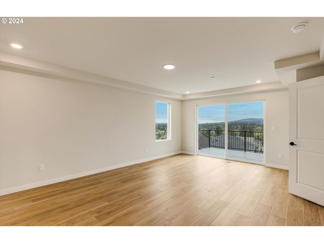 435 W IVY St, Washougal, WA 98671