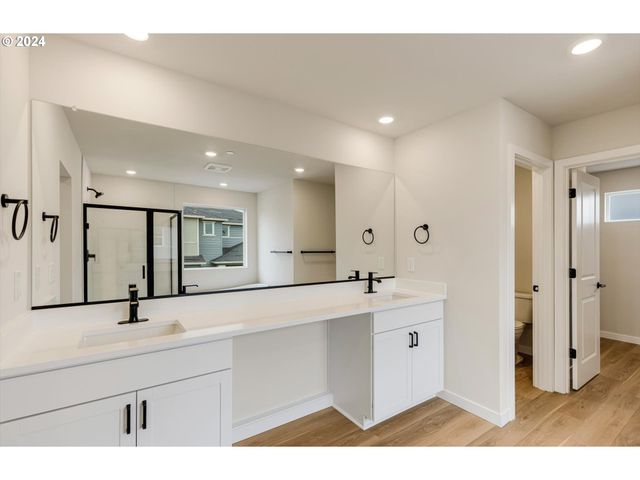 435 W IVY St, Washougal, WA 98671