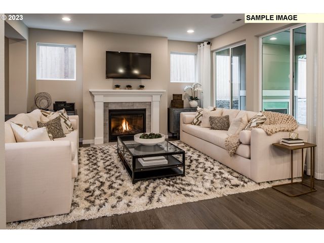 435 W IVY St, Washougal, WA 98671