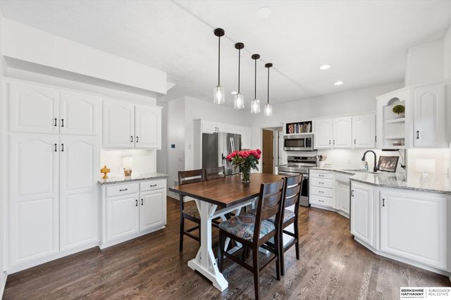 6515 S 159th Avenue, Omaha, NE 68135