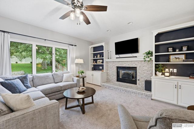 6515 S 159th Avenue, Omaha, NE 68135