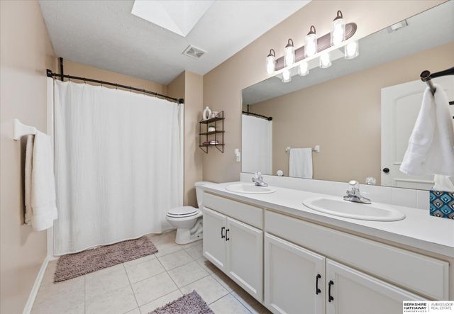 6515 S 159th Avenue, Omaha, NE 68135