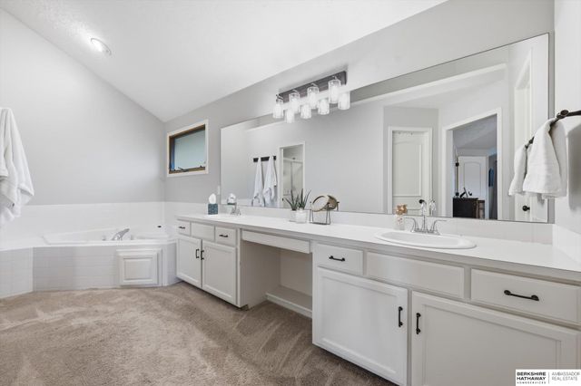 6515 S 159th Avenue, Omaha, NE 68135