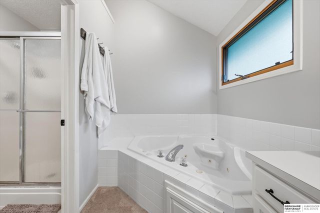 6515 S 159th Avenue, Omaha, NE 68135
