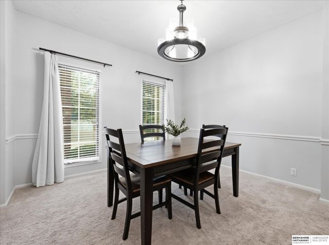 6515 S 159th Avenue, Omaha, NE 68135