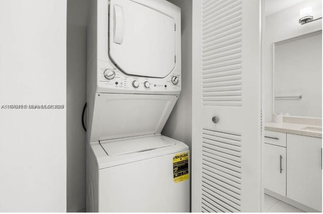 2651 NE 212th Ter 105, Miami, FL 33180