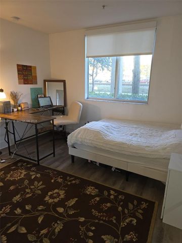 2651 NE 212th Ter 105, Miami, FL 33180