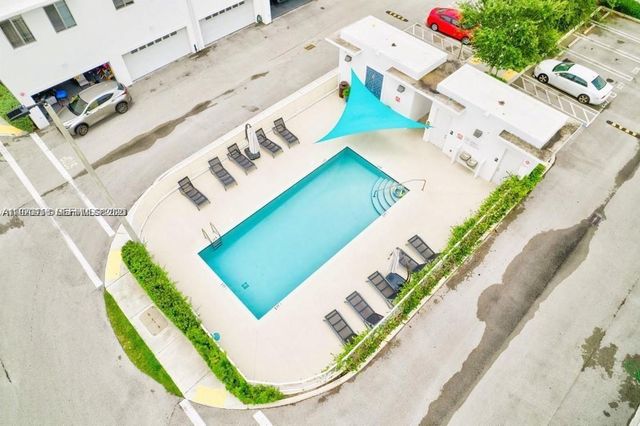 2651 NE 212th Ter 105, Miami, FL 33180