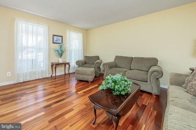 304 DAVID CT, Mullica Hill, NJ 08062