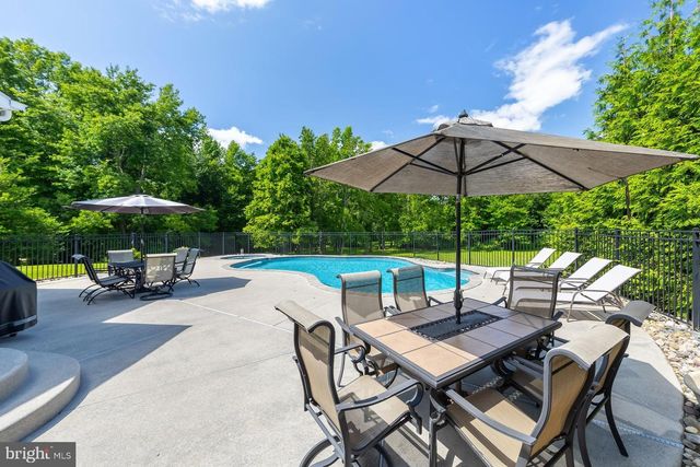 304 DAVID CT, Mullica Hill, NJ 08062