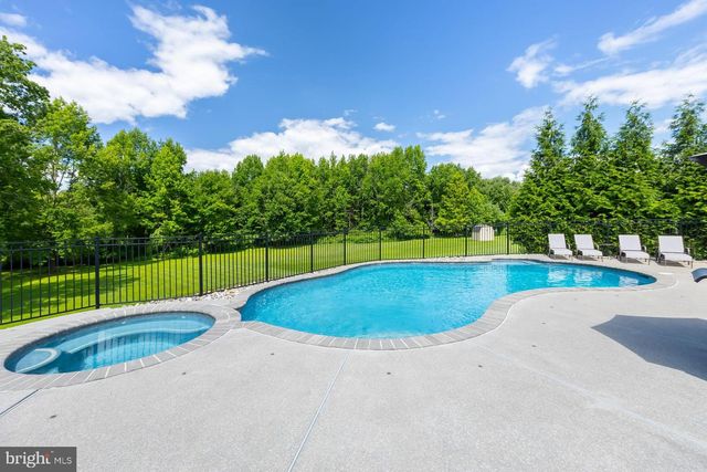 304 DAVID CT, Mullica Hill, NJ 08062