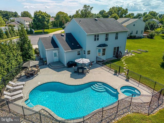 304 DAVID CT, Mullica Hill, NJ 08062