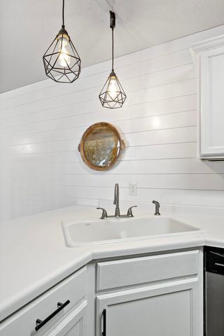 2213 Holly Curve, Hudson, WI 54016