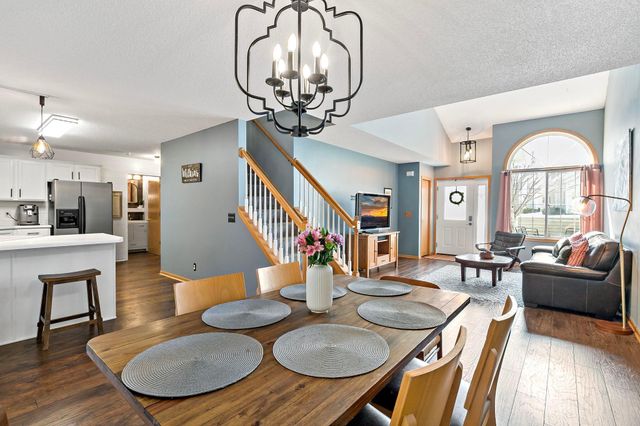 2213 Holly Curve, Hudson, WI 54016