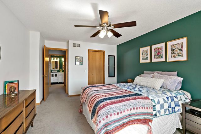 2213 Holly Curve, Hudson, WI 54016