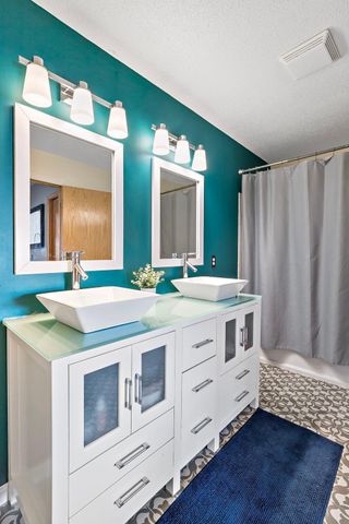 2213 Holly Curve, Hudson, WI 54016